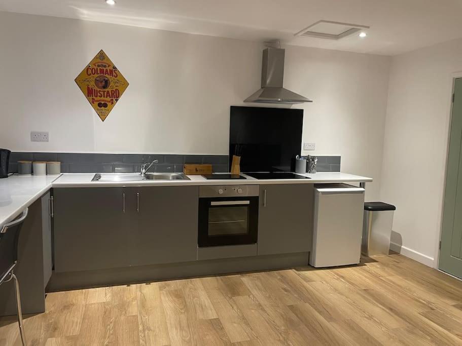 Poplar Holiday Cottage Moulton Chapel Екстериор снимка
